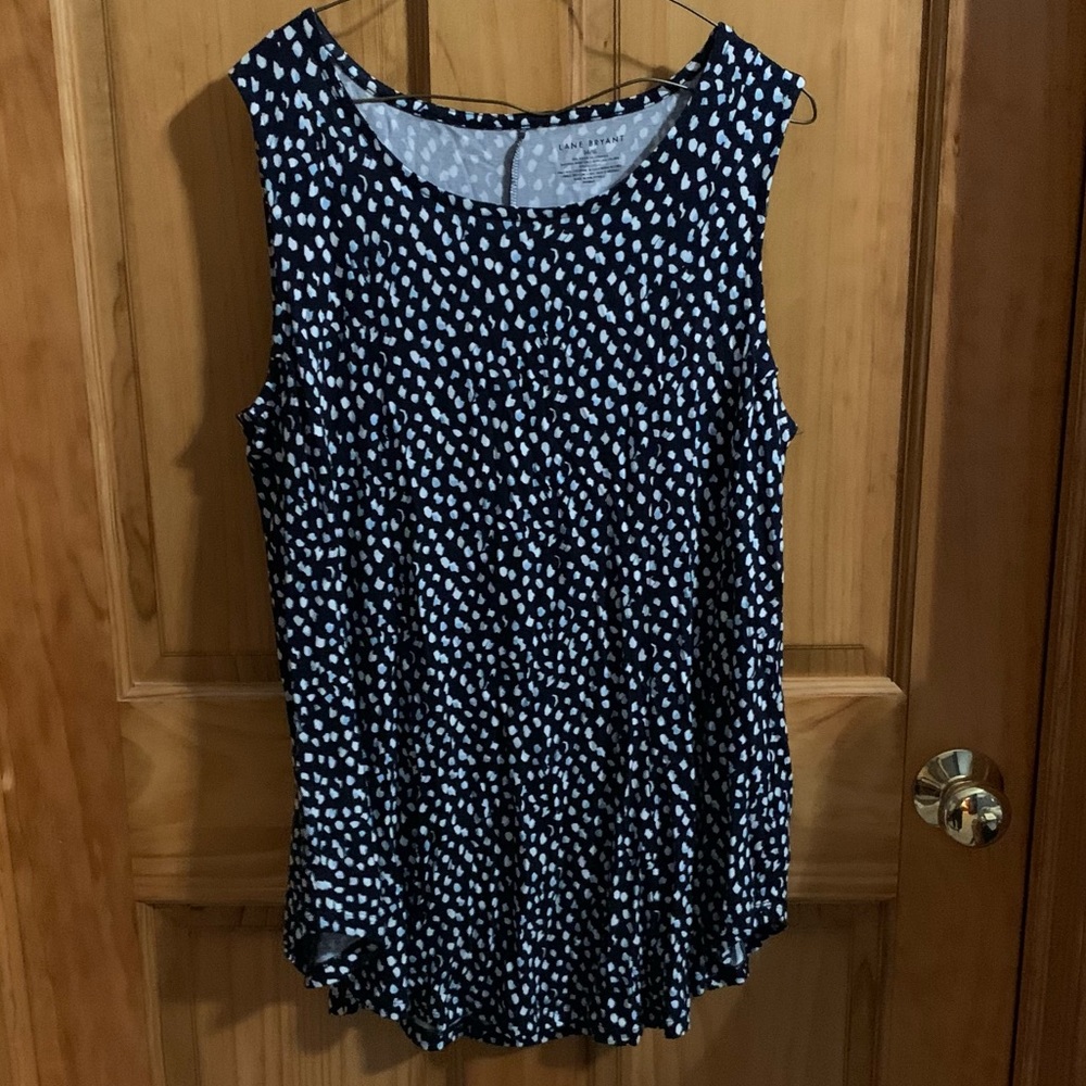 Patterned tank